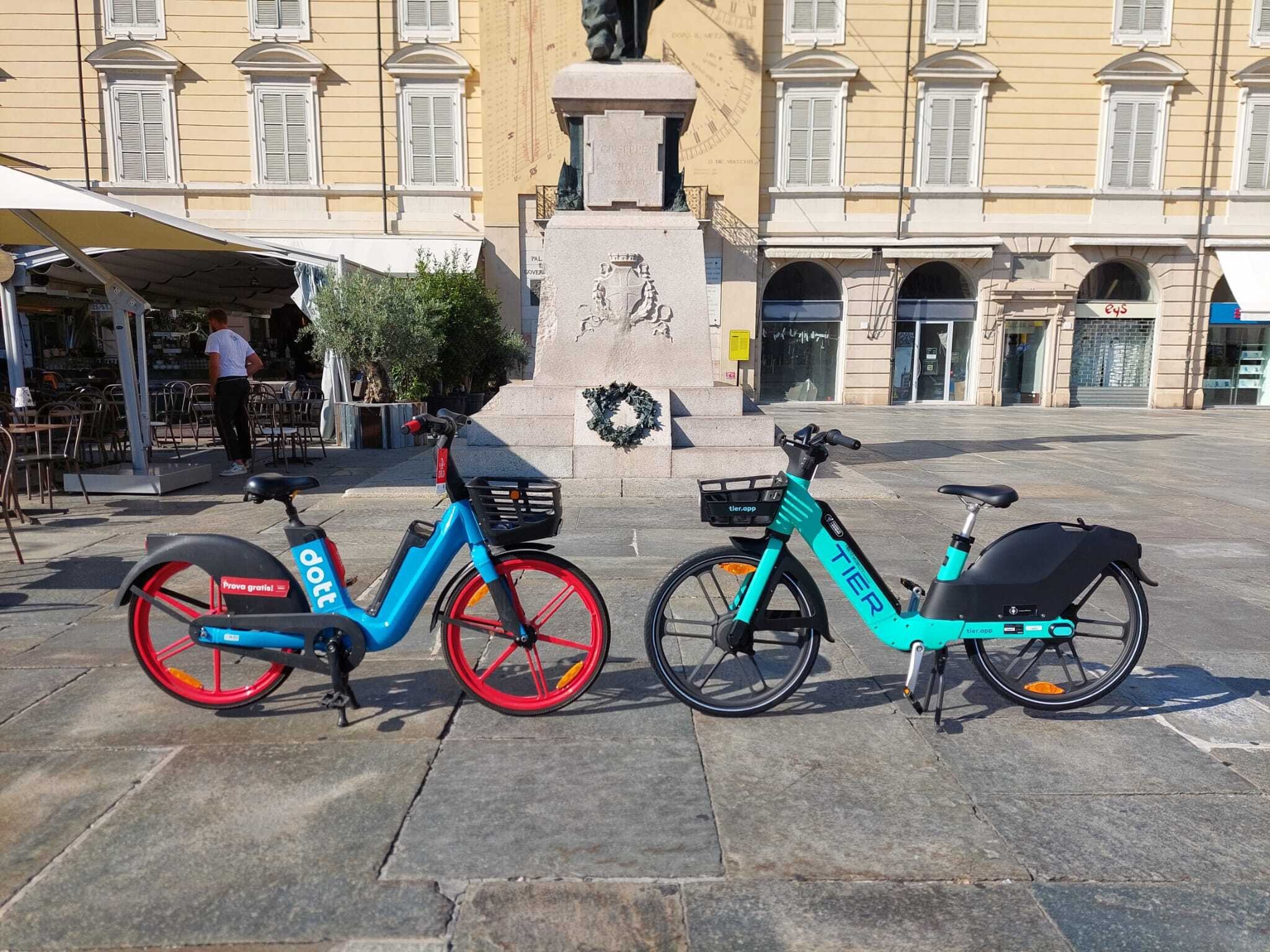 in via garibaldi a torino possono circolate le biciclette